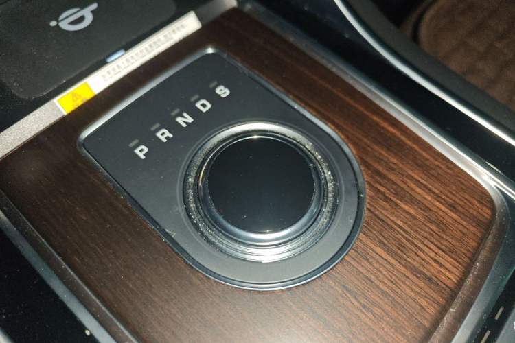 Used Jaguar XFL 2019 XFL 2.0T 200 PS Two-Wheel-Drive Elite Edition Gear Lever