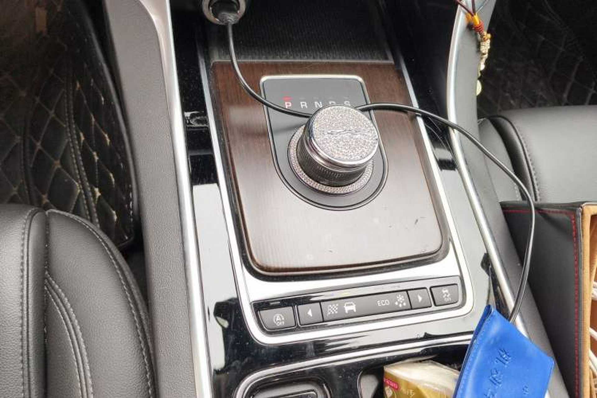 Used Jaguar XFL 2019 XFL 2.0T 200 PS Two-Wheel-Drive Elite Edition Gear Lever