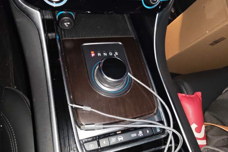 Used Jaguar XFL 2019 XFL 2.0T 200 PS Two-Wheel-Drive Elite Edition Gear Lever