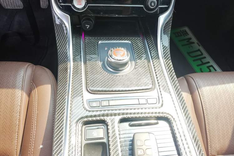 Used Jaguar XFL 2019 XFL 2.0T 250 PS Two-Wheel-Drive Luxury Edition Gear Lever