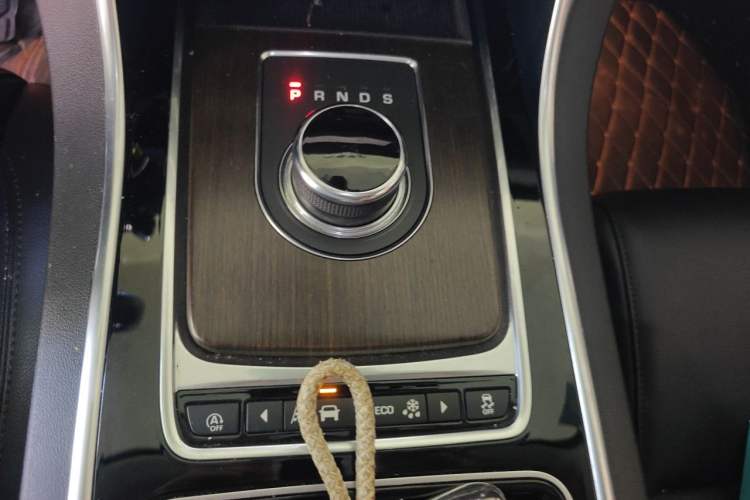 Used Jaguar XFL 2019 XFL 2.0T 200 PS Two-Wheel-Drive Elite Edition Gear Lever