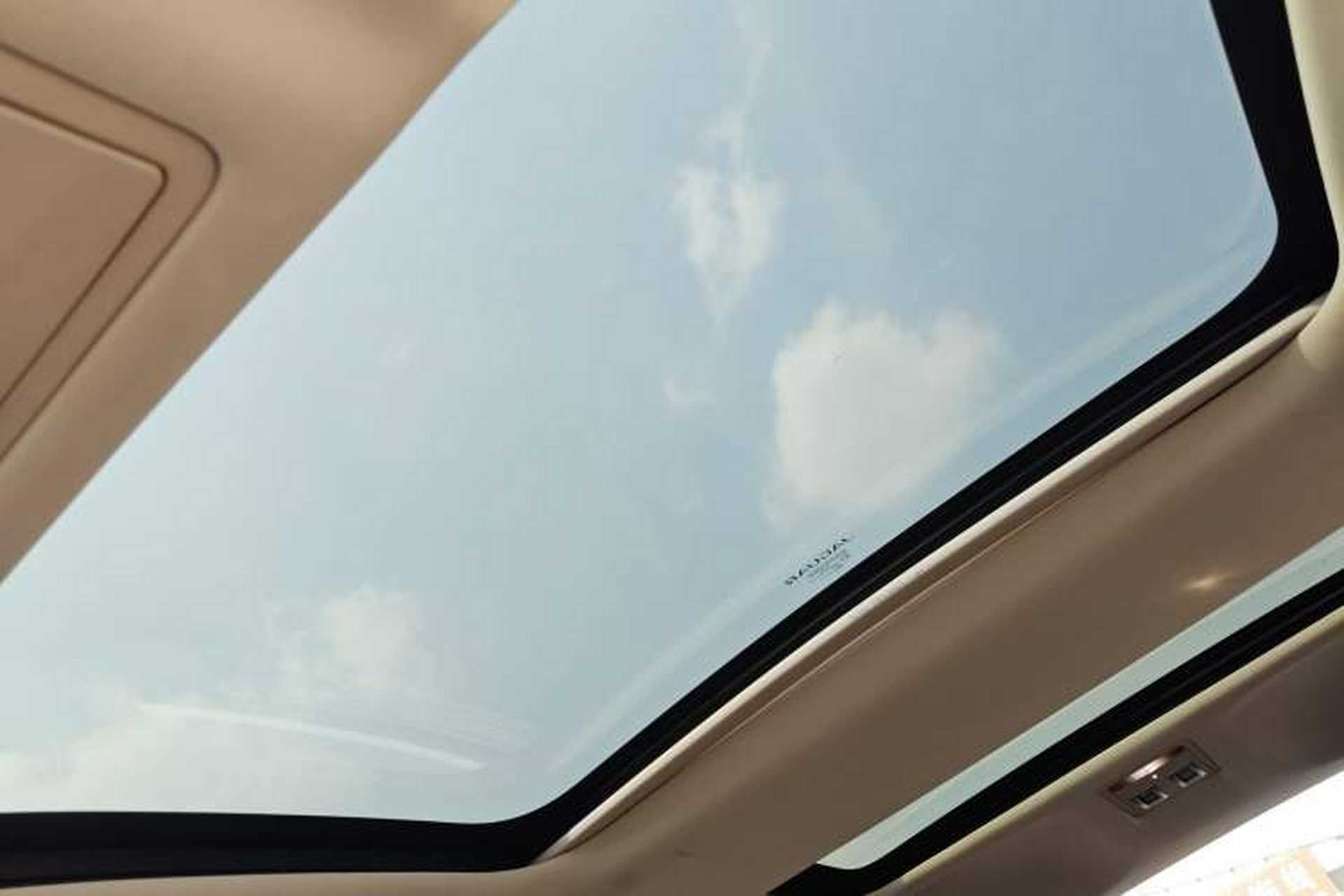 Used Jaguar XFL 2019 XFL 2.0T 250 PS Two-Wheel-Drive Luxury Edition Headliner