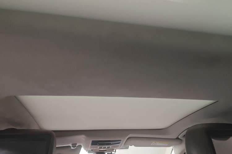 Used Jaguar XFL 2019 XFL 2.0T 250 PS Four-Wheel Drive Luxury Edition Headliner