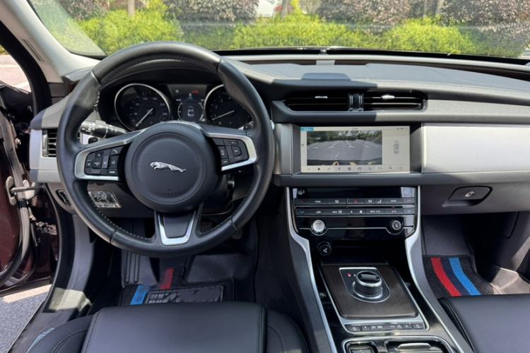 Used Jaguar XFL 2019 XFL 2.0T 200 PS Two-Wheel-Drive Elite Edition Interior 1