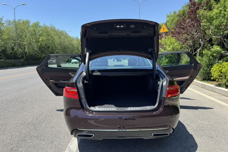 Used Jaguar XFL 2019 XFL 2.0T 250 PS Two-Wheel-Drive Luxury Edition Interior 10