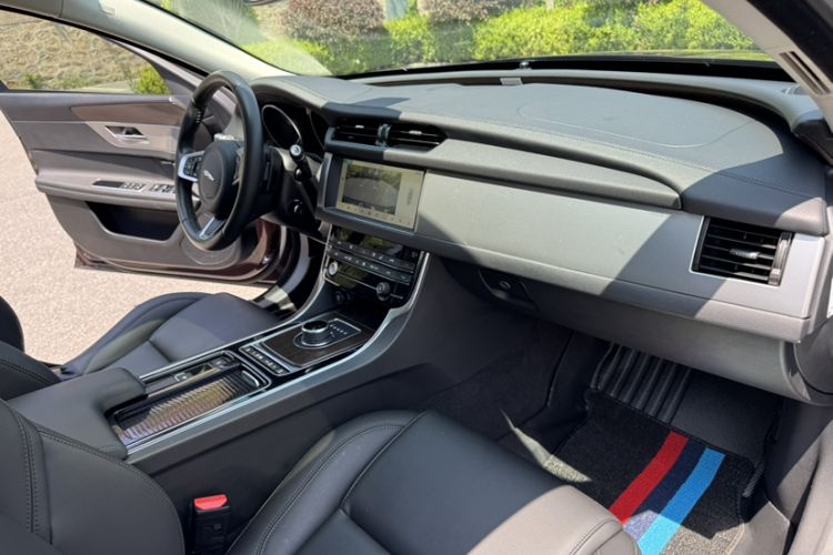 Used Jaguar XFL 2019 XFL 2.0T 200 PS Two-Wheel-Drive Elite Edition Interior 11