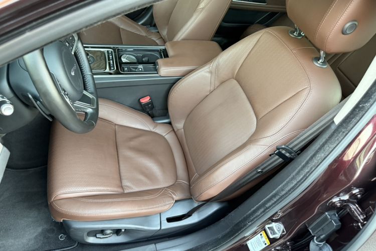 Used Jaguar XFL 2019 XFL 2.0T 250 PS Four-Wheel Drive Luxury Edition Interior 2