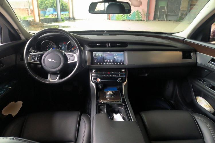 Used Jaguar XFL 2019 XFL 2.0T 200 PS Two-Wheel-Drive Elite Edition Interior 2