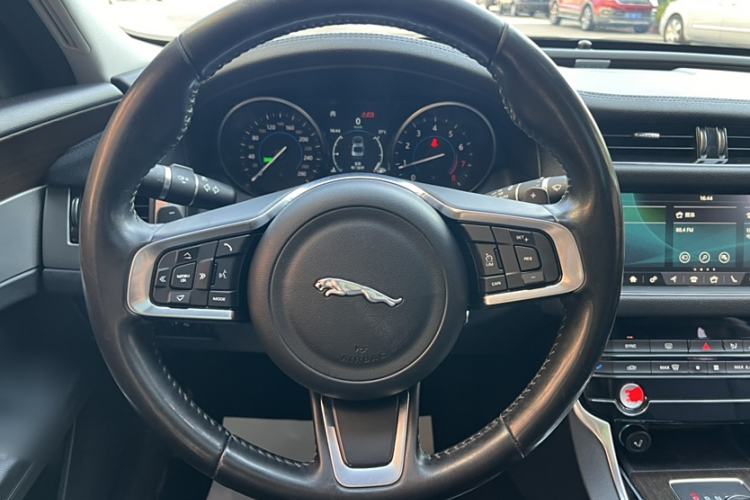 Used Jaguar XFL 2019 XFL 2.0T 200 PS Two-Wheel-Drive Elite Edition Interior 2