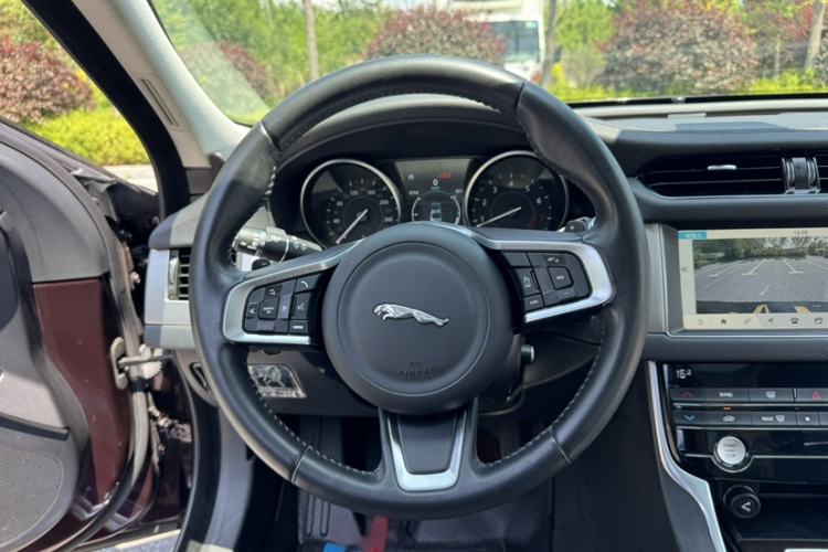 Used Jaguar XFL 2019 XFL 2.0T 200 PS Two-Wheel-Drive Elite Edition Interior 2
