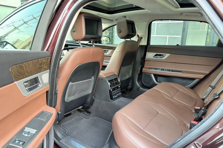 Used Jaguar XFL 2019 XFL 2.0T 250 PS Four-Wheel Drive Luxury Edition Interior 3