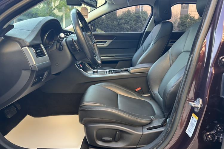 Used Jaguar XFL 2019 XFL 2.0T 200 PS Two-Wheel-Drive Elite Edition Interior 3
