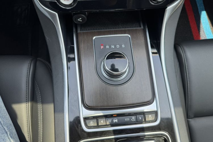 Used Jaguar XFL 2019 XFL 2.0T 200 PS Two-Wheel-Drive Elite Edition Interior 5