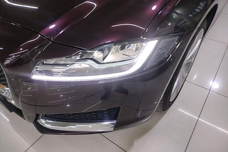 Used Jaguar XFL 2019 XFL 2.0T 250 PS Two-Wheel-Drive Luxury Edition Left Front Headlight