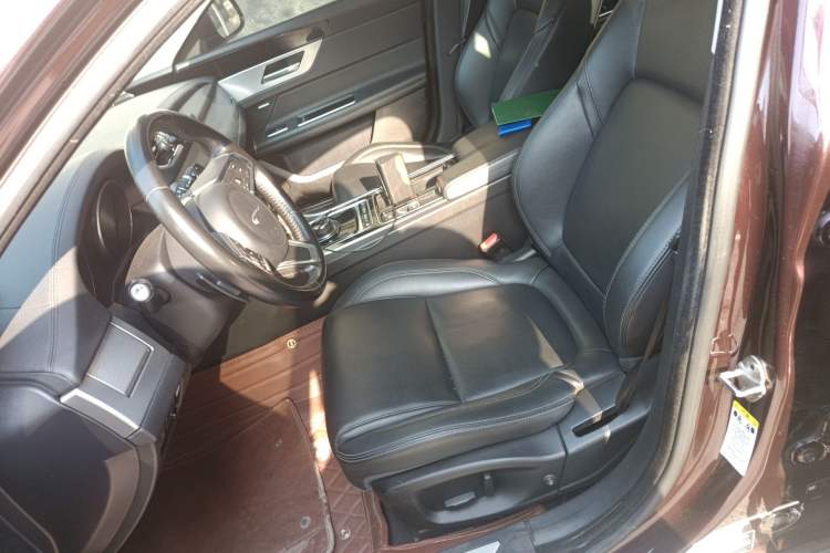 Used Jaguar XFL 2019 XFL 2.0T 200PS Two-Wheel-Drive Luxury Edition Left Front Seat
