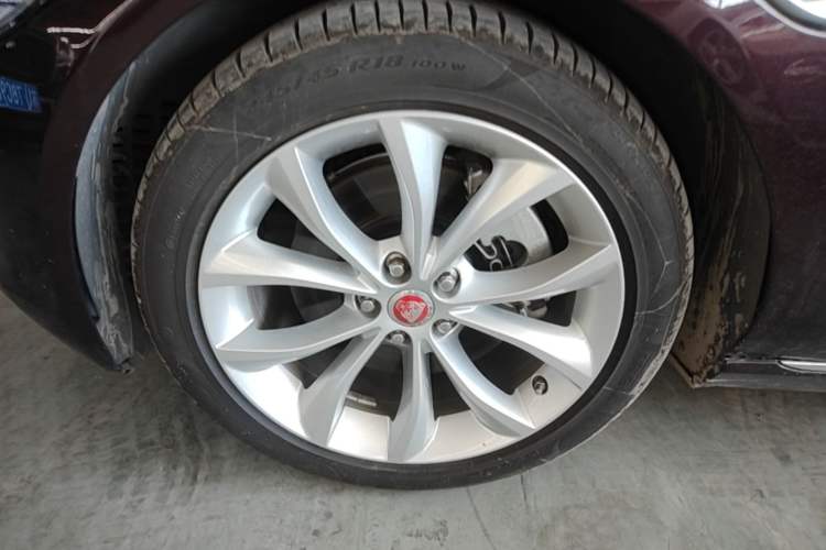 Used Jaguar XFL 2019 XFL 2.0T 250 PS Two-Wheel-Drive Luxury Edition Left Front Wheel Hub