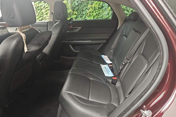 Used Jaguar XFL 2019 XFL 2.0T 200 PS Two-Wheel-Drive Elite Edition Left Rear Seat