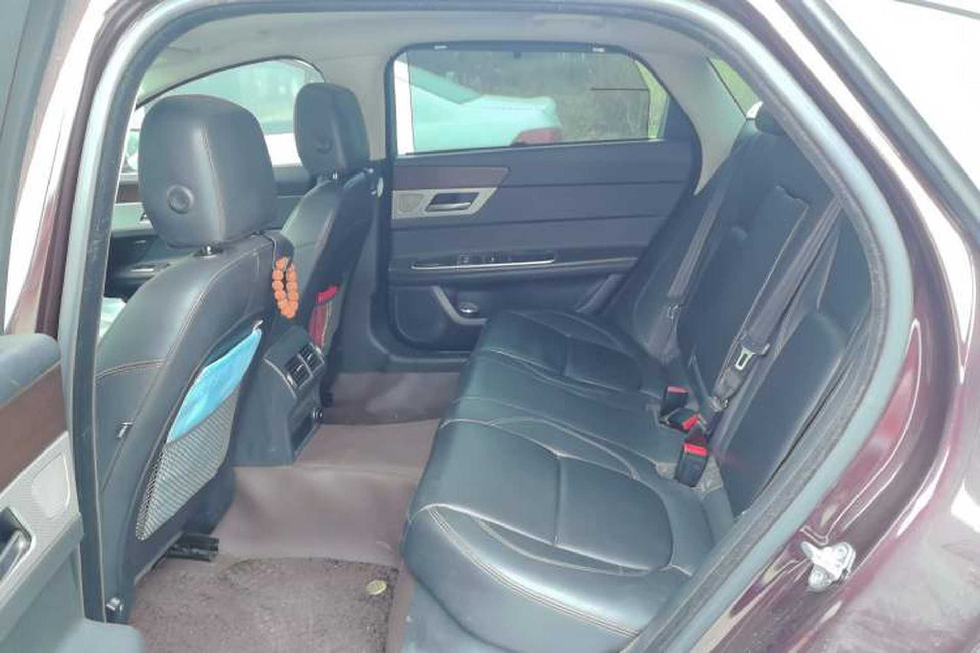 Used Jaguar XFL 2019 XFL 2.0T 200 PS Two-Wheel-Drive Elite Edition Left Rear Seat