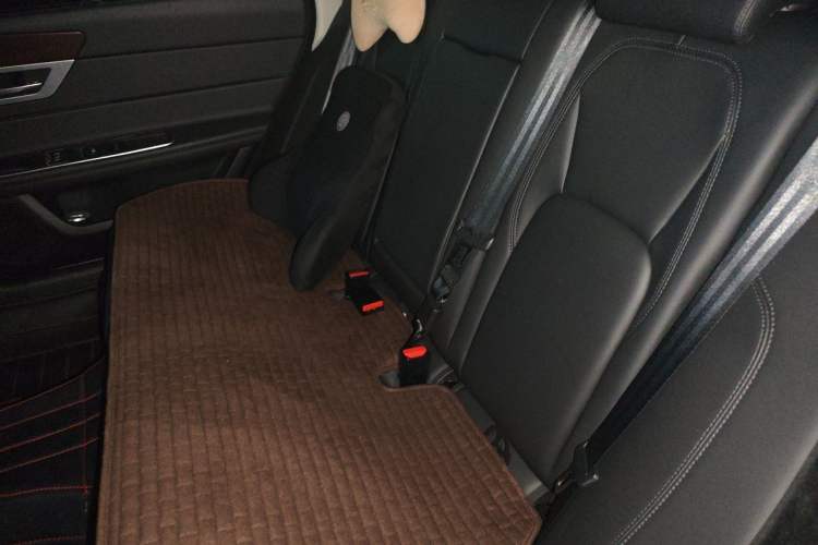 Used Jaguar XFL 2019 XFL 2.0T 200 PS Two-Wheel-Drive Elite Edition Left Rear Seat