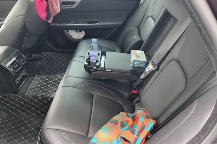 Used Jaguar XFL 2019 XFL 2.0T 200 PS Two-Wheel-Drive Elite Edition Left Rear Seat