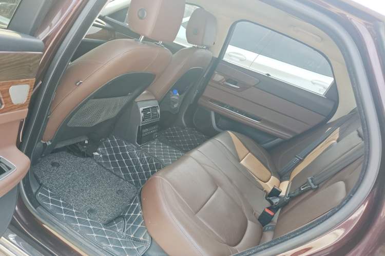 Used Jaguar XFL 2019 XFL 2.0T 250 PS Two-Wheel-Drive Luxury Edition Left Rear Seat