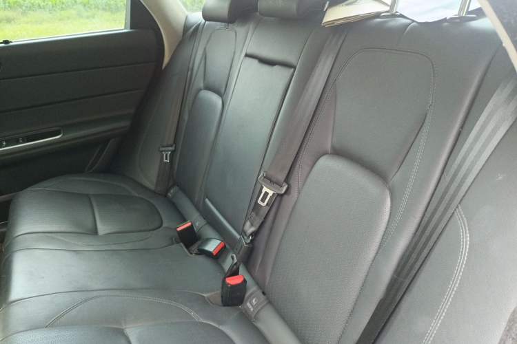 Used Jaguar XFL 2019 XFL 2.0T 250 PS Two-Wheel-Drive Luxury Edition Left Rear Seat