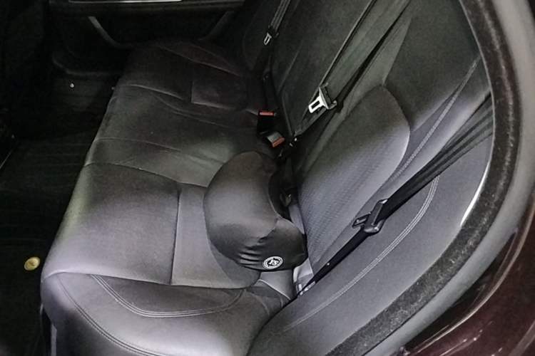 Used Jaguar XFL 2019 XFL 2.0T 250 PS Two-Wheel-Drive Luxury Edition Left Rear Seat
