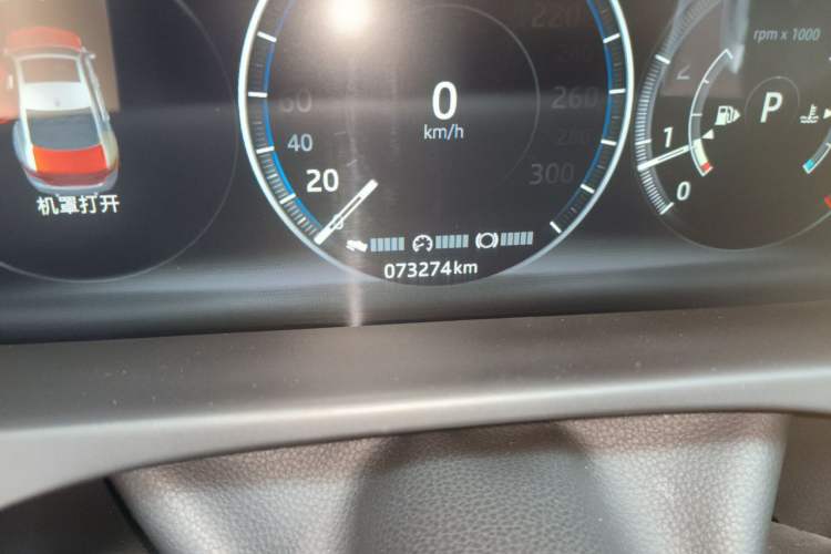 Used Jaguar XFL 2019 XFL 2.0T 250 PS Two-Wheel-Drive Luxury Edition Odometer Close Up