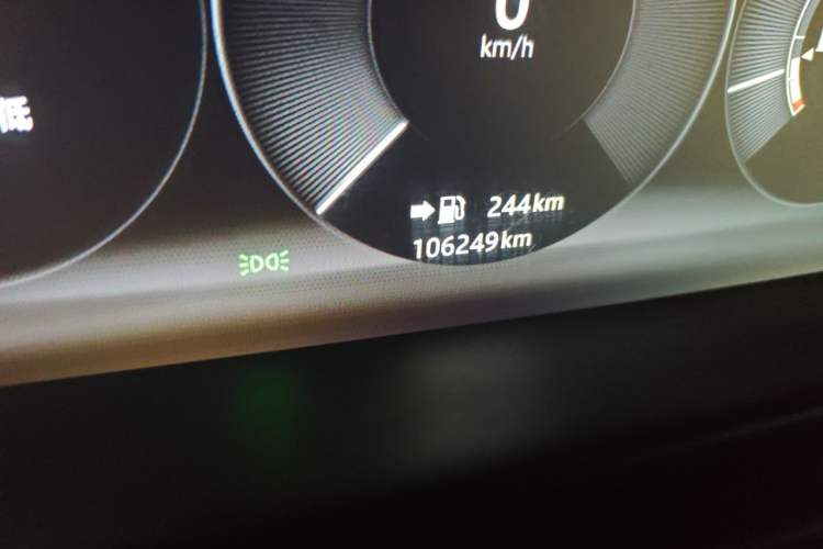 Used Jaguar XFL 2019 XFL 2.0T 250 PS Two-Wheel-Drive Luxury Edition Odometer Close Up