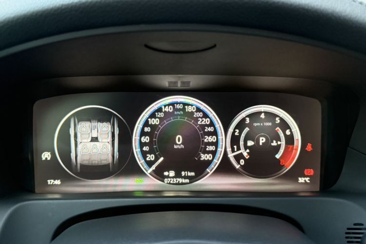 Used Jaguar XFL 2019 XFL 2.0T 250 PS Four-Wheel Drive Luxury Edition Odometer Close Up