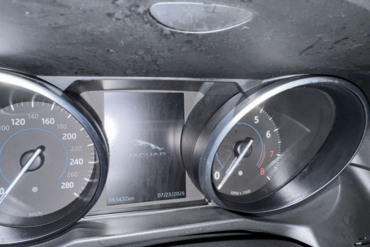 Used Jaguar XFL 2019 XFL 2.0T 200 PS Two-Wheel-Drive Elite Edition Odometer Close Up