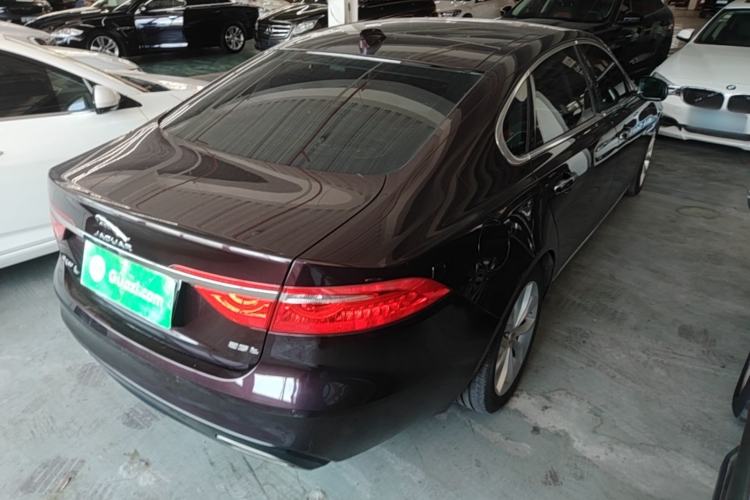 Used Jaguar XFL 2019 XFL 2.0T 250 PS Two-Wheel-Drive Luxury Edition Rear Right 45 Deg