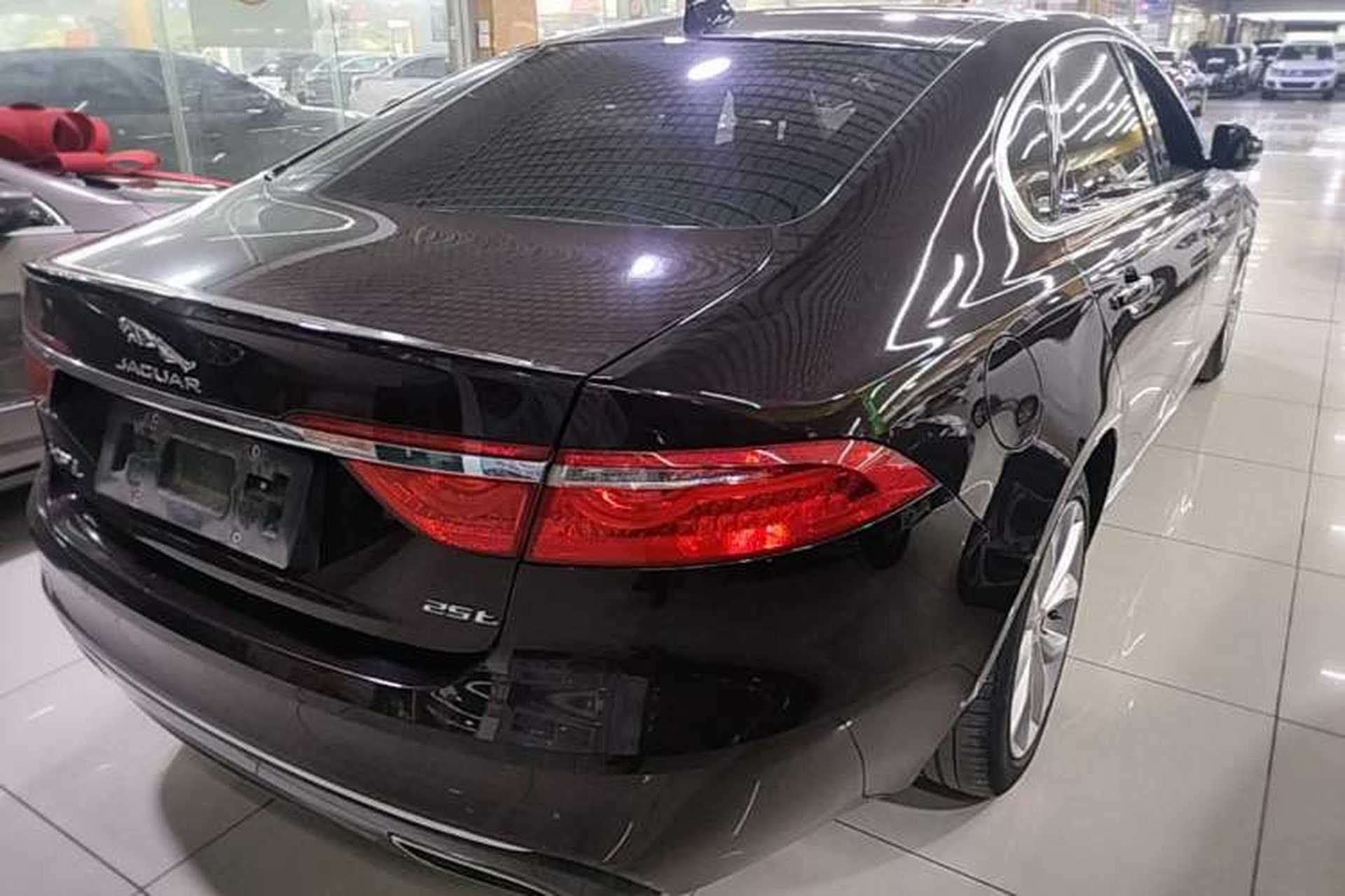 Used Jaguar XFL 2019 XFL 2.0T 250 PS Two-Wheel-Drive Luxury Edition Rear Right 45 Deg