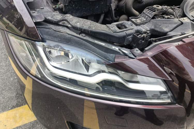 Used Jaguar XFL 2019 XFL 2.0T 250 PS Two-Wheel-Drive Luxury Edition Right Front Headlight