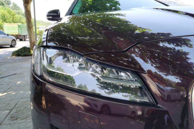 Used Jaguar XFL 2019 XFL 2.0T 250 PS Two-Wheel-Drive Luxury Edition Right Front Headlight