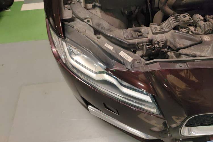 Used Jaguar XFL 2019 XFL 2.0T 300 PS Four-Wheel-Drive Luxury Edition Right Front Headlight