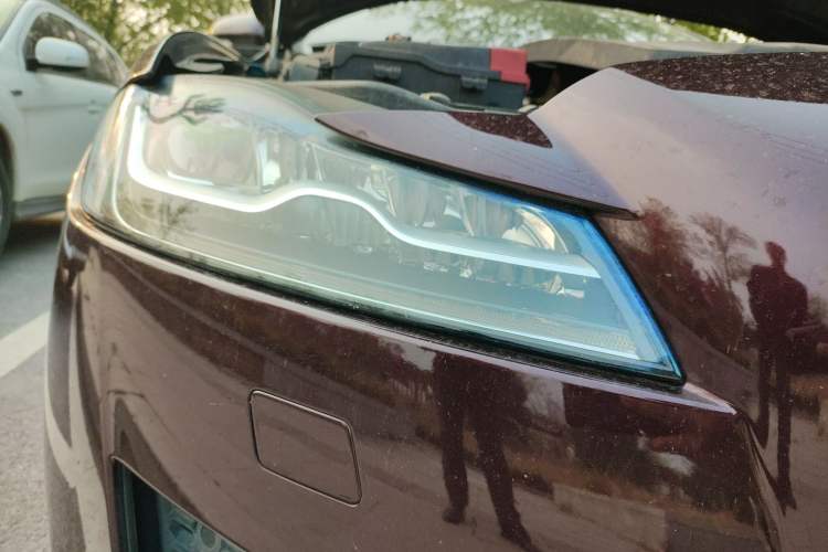 Used Jaguar XFL 2019 XFL 2.0T 250 PS Two-Wheel-Drive Luxury Edition Right Front Headlight