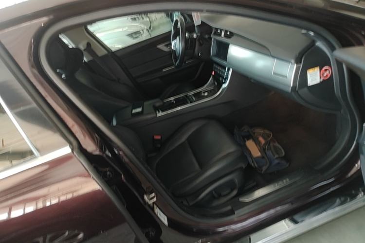 Used Jaguar XFL 2019 XFL 2.0T 250 PS Two-Wheel-Drive Luxury Edition Right Front Seat