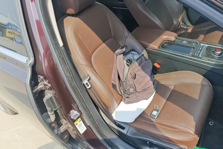 Used Jaguar XFL 2019 XFL 2.0T 250 PS Two-Wheel-Drive Luxury Edition Right Front Seat