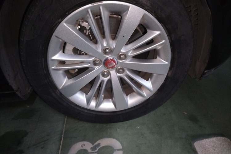 Used Jaguar XFL 2019 XFL 2.0T 200PS Two-Wheel-Drive Luxury Edition Right Front Wheel Hub