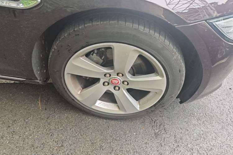 Used Jaguar XFL 2019 XFL 2.0T 200 PS Two-Wheel-Drive Elite Edition Right Front Wheel Hub