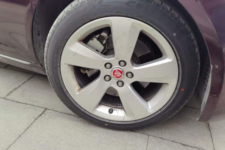 Used Jaguar XFL 2019 XFL 2.0T 200 PS Two-Wheel-Drive Elite Edition Right Front Wheel Hub