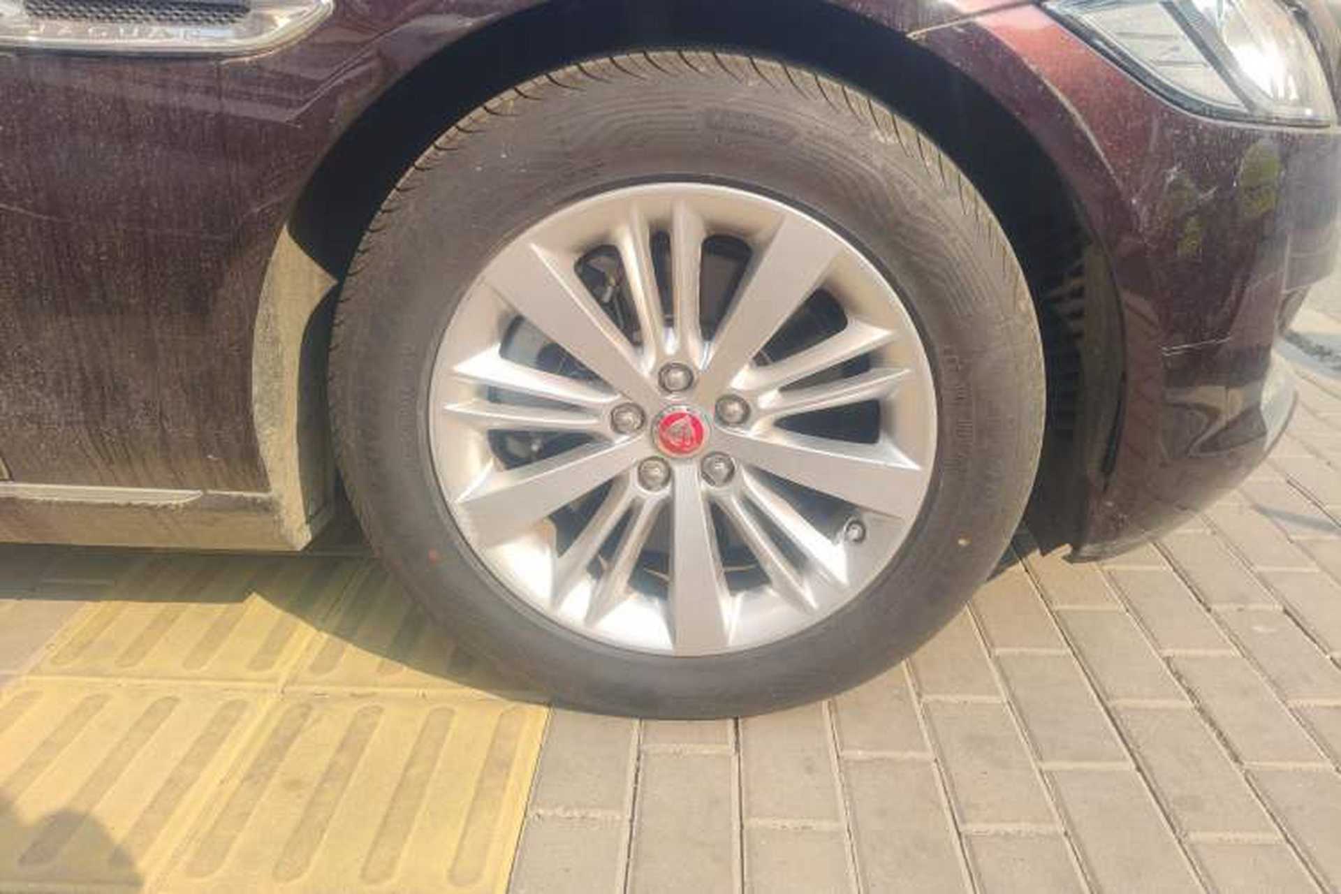 Used Jaguar XFL 2019 XFL 2.0T 200PS Two-Wheel-Drive Luxury Edition Right Front Wheel Hub