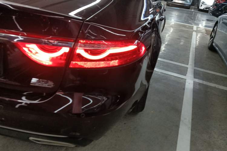 Used Jaguar XFL 2019 XFL 2.0T 200 PS Two-Wheel-Drive Elite Edition Right Rear Taillight