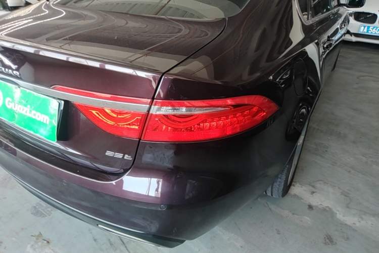 Used Jaguar XFL 2019 XFL 2.0T 250 PS Two-Wheel-Drive Luxury Edition Right Rear Taillight