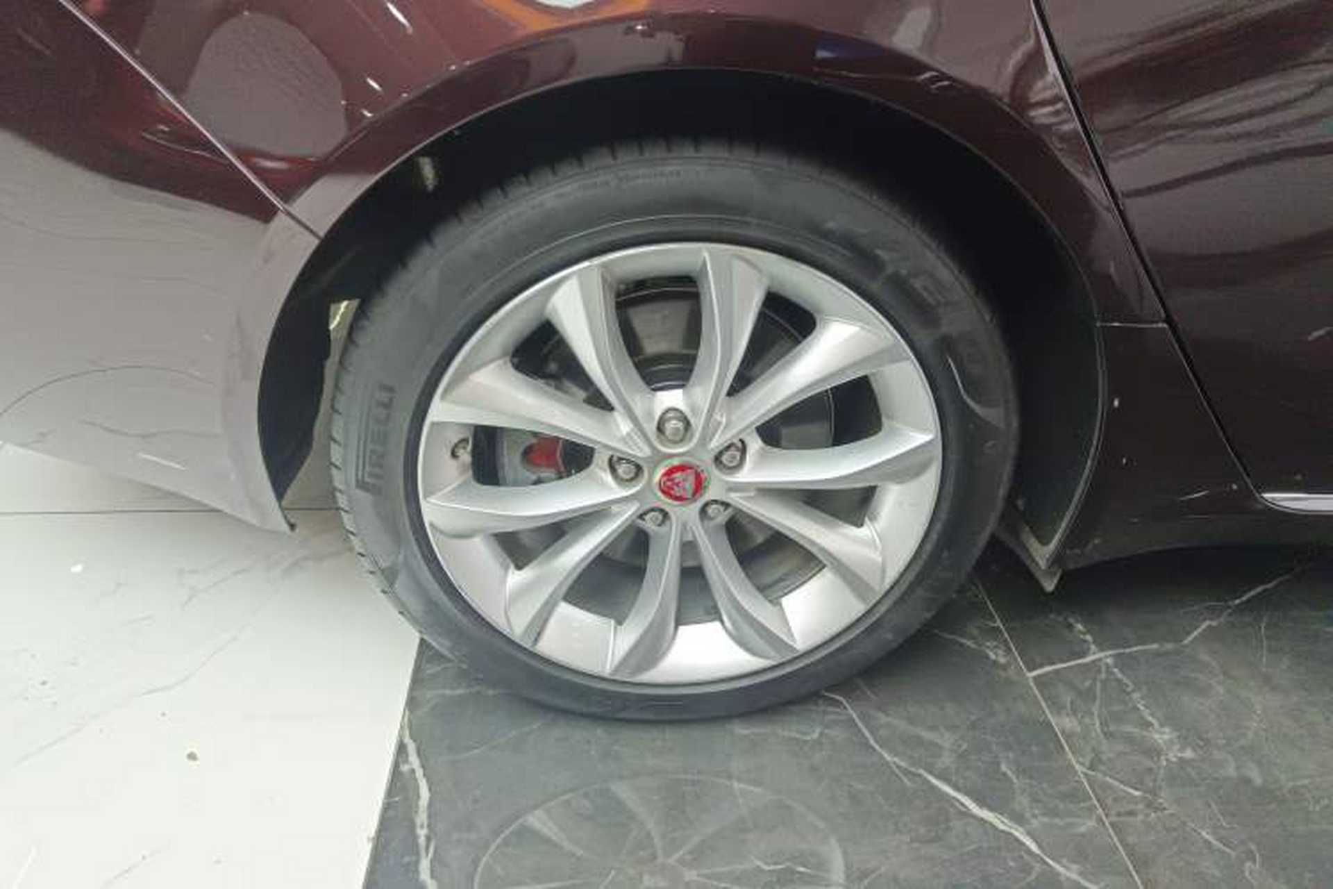 Used Jaguar XFL 2019 XFL 2.0T 250 PS Two-Wheel-Drive Luxury Edition Right Rear Wheel Hub