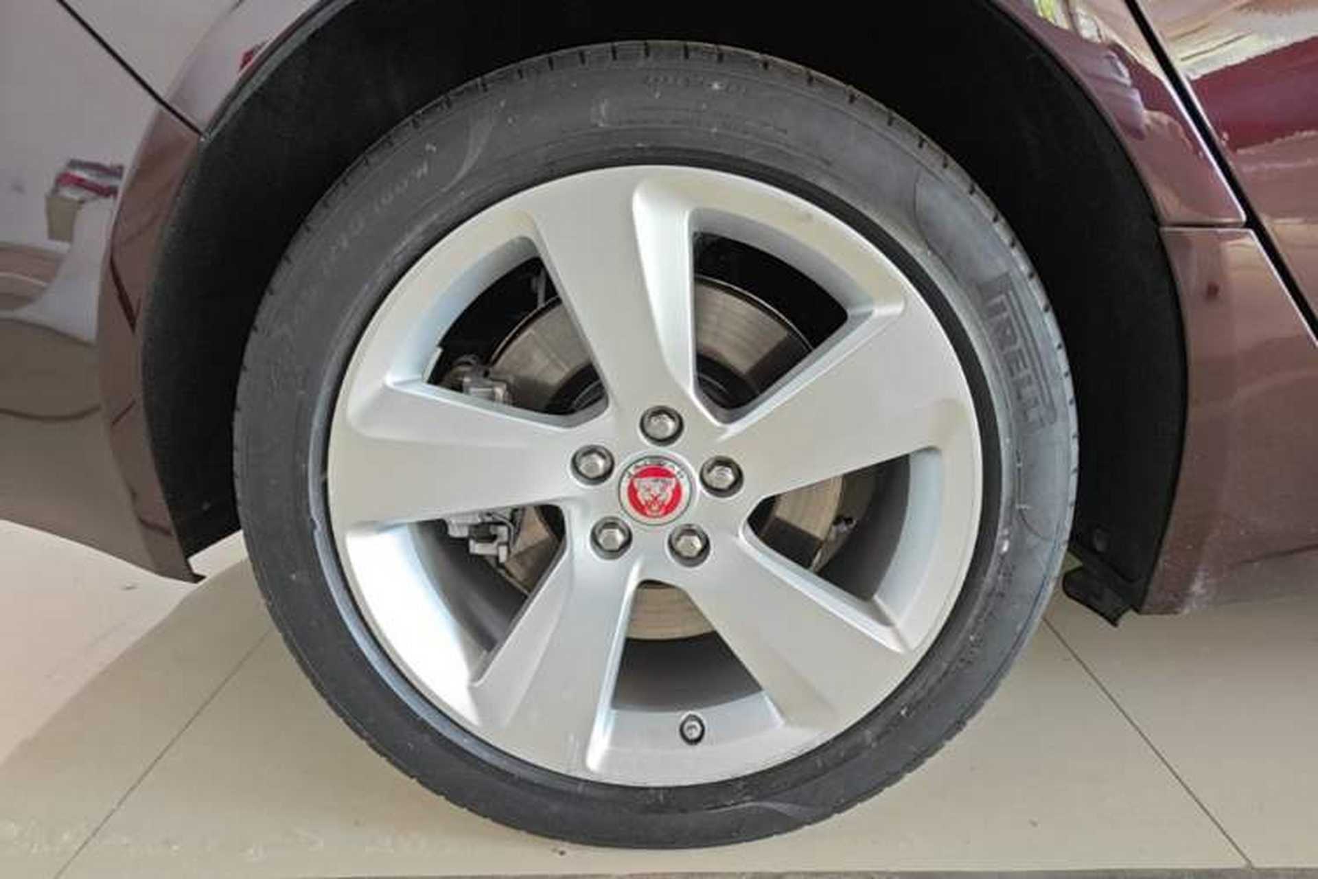 Used Jaguar XFL 2019 XFL 2.0T 200 PS Two-Wheel-Drive Elite Edition Right Rear Wheel Hub