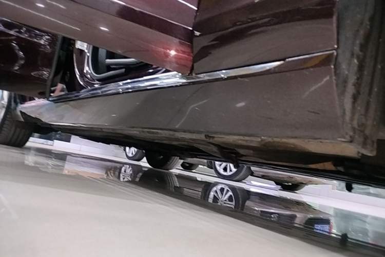 Used Jaguar XFL 2019 XFL 2.0T 250 PS Two-Wheel-Drive Luxury Edition Right Side Sill