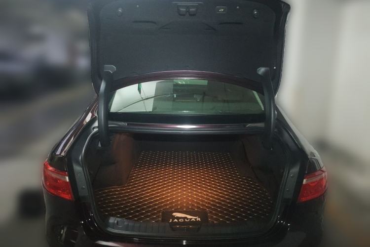 Used Jaguar XFL 2019 XFL 2.0T 250 PS Two-Wheel-Drive Luxury Edition Trunk
