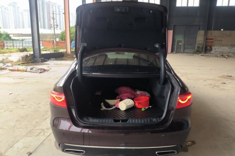 Used Jaguar XFL 2019 XFL 2.0T 200 PS Two-Wheel-Drive Elite Edition Trunk